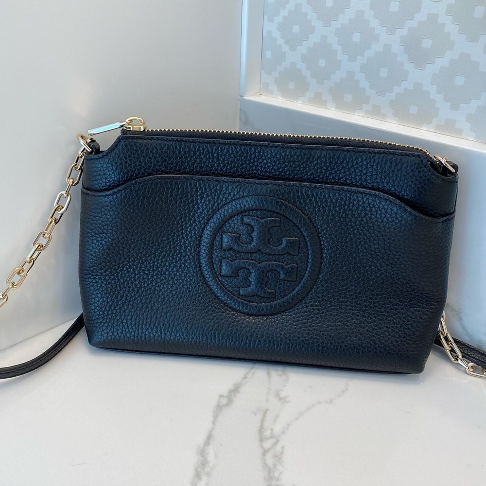 Tory Burch crossbody purse with chain and leather handle